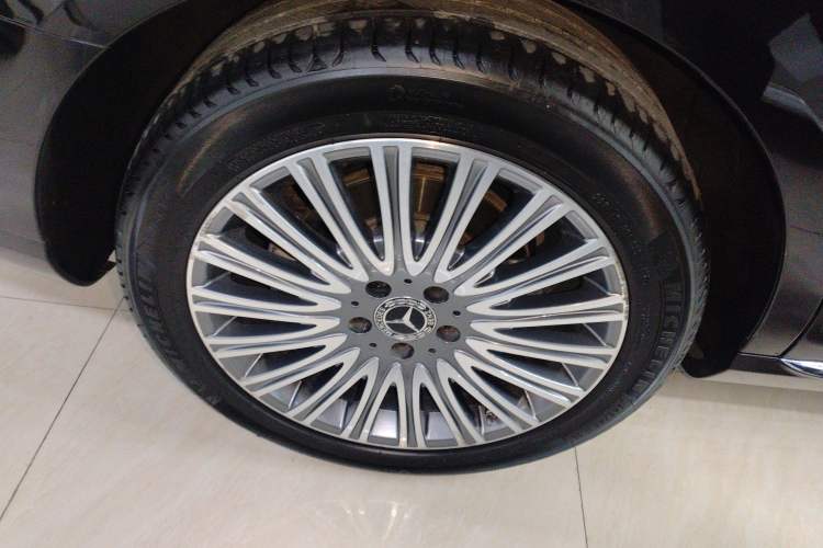 Used Mercedes-Benz E-Class 2021 E 300 L Stylish Model