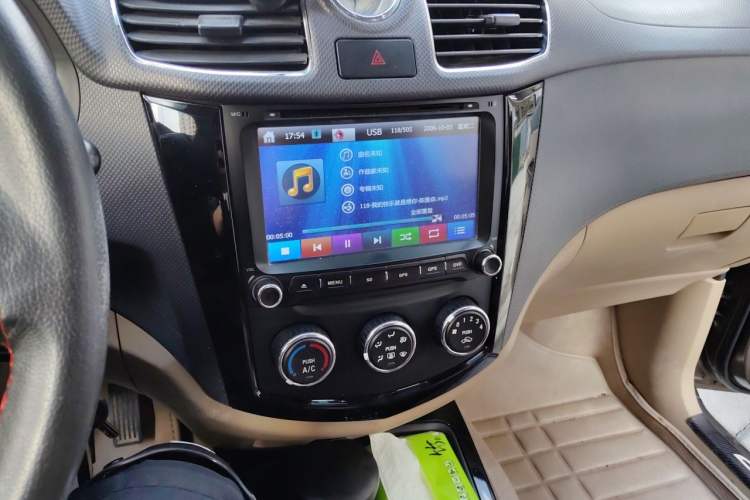 Used Wuling Hongguang 2014 1.5L S Automatic Comfort Edition
