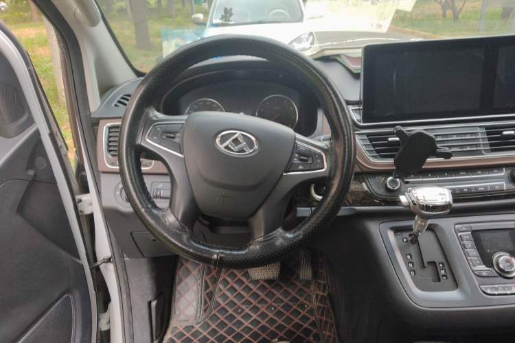 Used SAIC MAXUS G10 2016 2.0T Automatic Flagship Edition