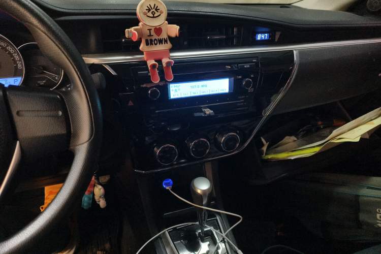 Used Toyota Corolla 2017 Revised Version 1.6L S-CVT GL Audio And AC Panel