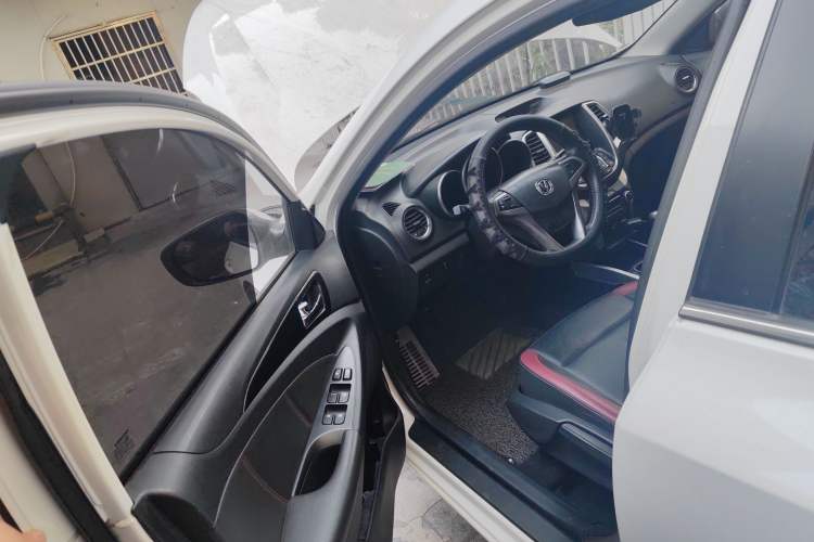 Used Changan Eado 2015 1.6L Manual Junku Model China IV Standard
