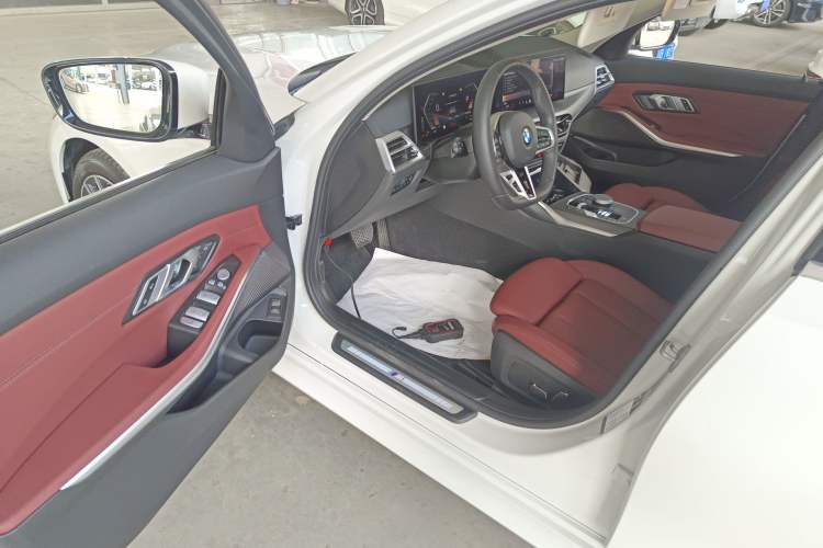 Used BMW 3 Series 2025 325Li M Sport Package Driver Seat