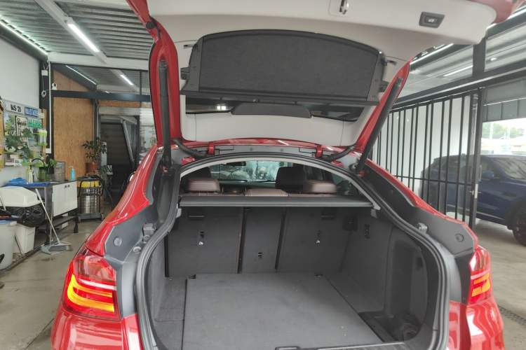 Used BMW X4 2016 xDrive20i M Sport Edition Trunk