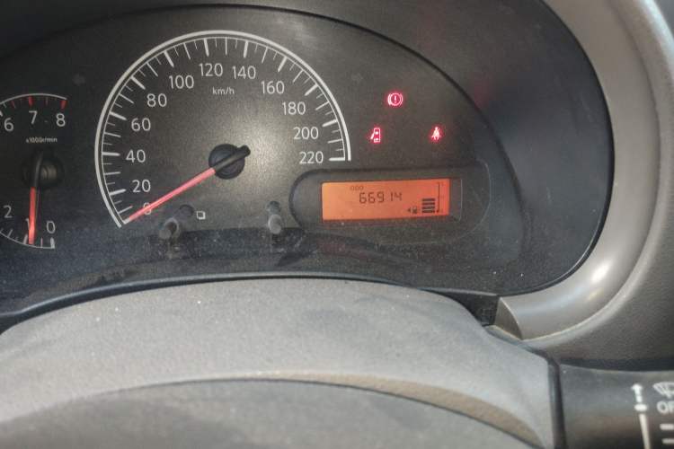 Used Nissan Sunny 2015 1.5XE Manual Comfort Edition