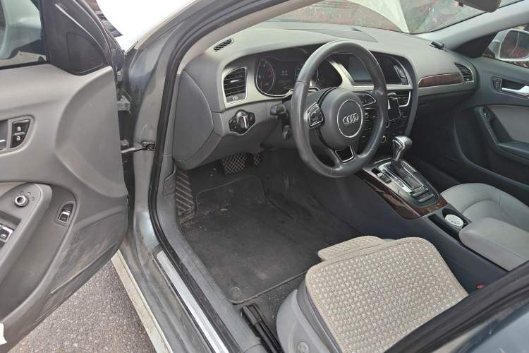 Used Audi A4L 2013 35 TFSI Automatic Comfort Model
