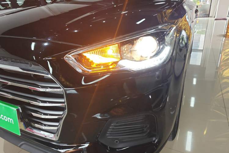 Used Hyundai ix35 2020 2.0L Automatic 2WD Zhiyong·Changxiang Edition Left Front Headlight