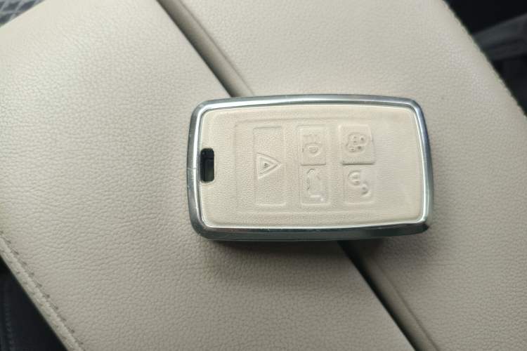 Used Land Rover Range Evoque 2021 Range Rover Velar 249 PS R-Dynamic S Performance Edition