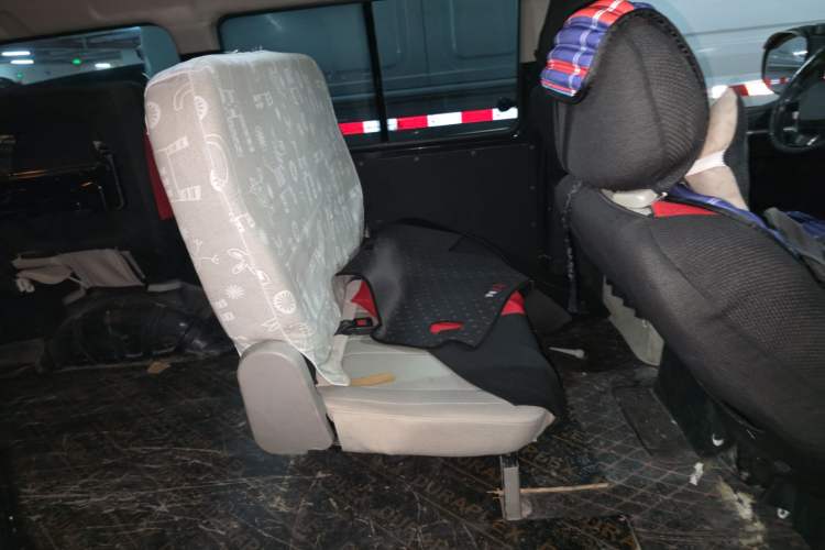 Used FORTHING Lingzhi 2022 M5L 1.6L Utility Model 7 Seats Left Rear Seat