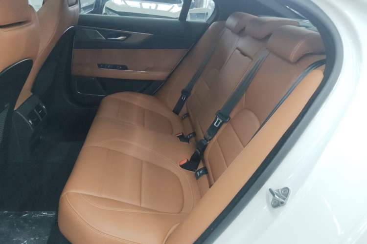 Used Jaguar XEL 2020 2.0T 200 PS R-DYNAMIC S Advanced Sport Edition Left Rear Seat