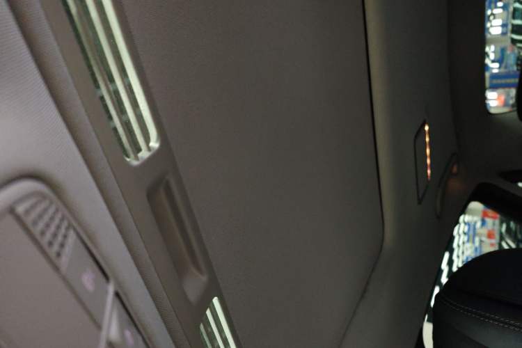 Used Mercedes-Benz E-Class 2017 E 300 L Sporty and Stylish Model
