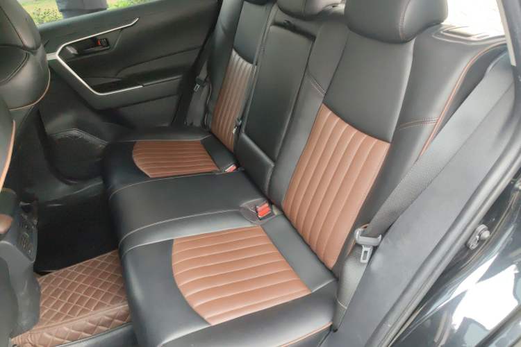 Used Toyota RAV4 2022 2.0L CVT Two-Wheel Drive Urban Edition
