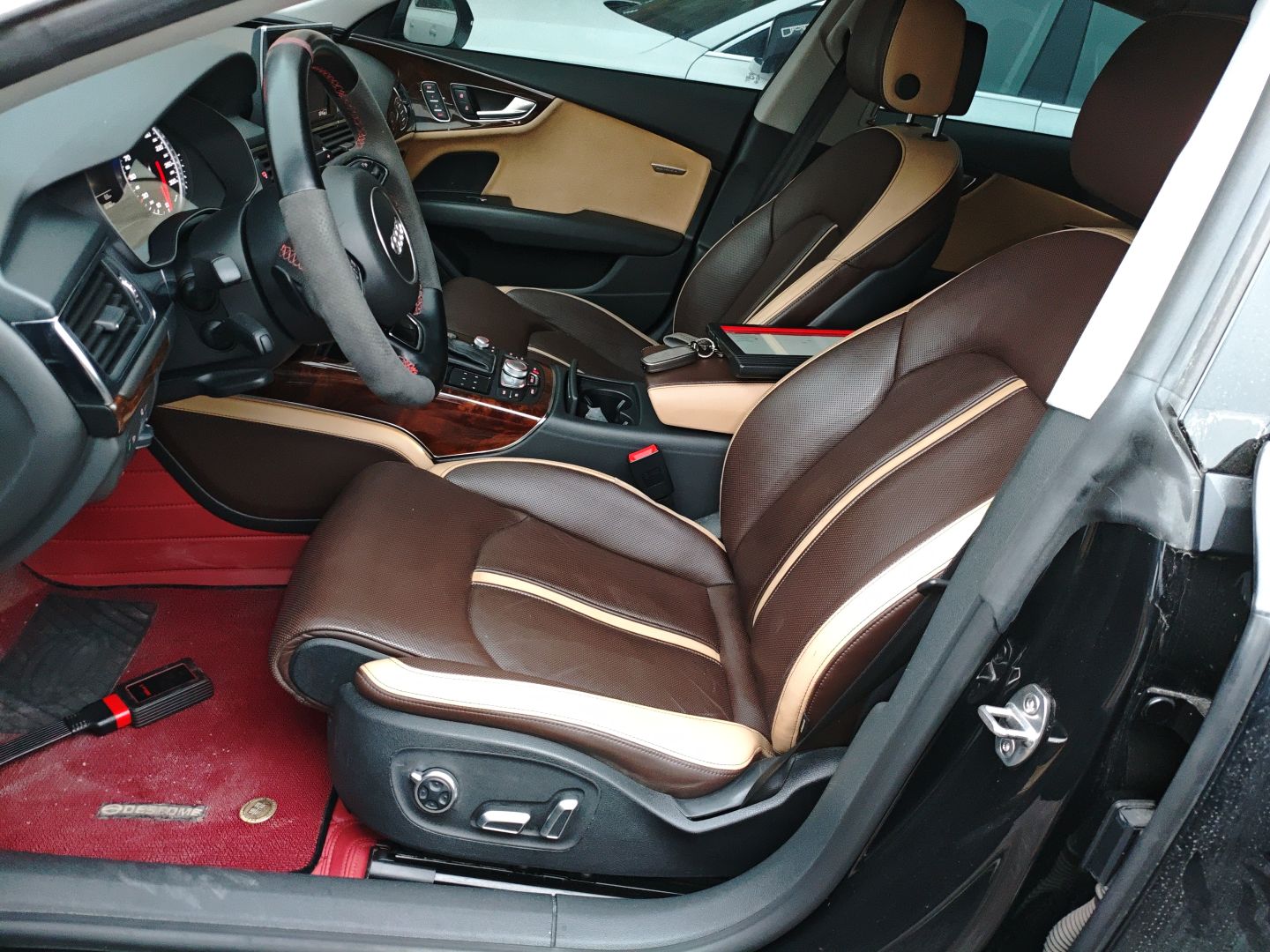 المقاعد الأمامية داخل السيارة