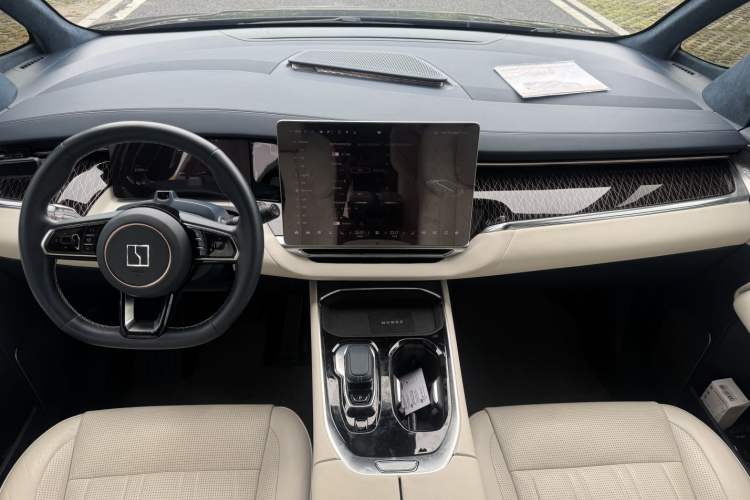 Used Zeekr 009 2022 ME Edition
