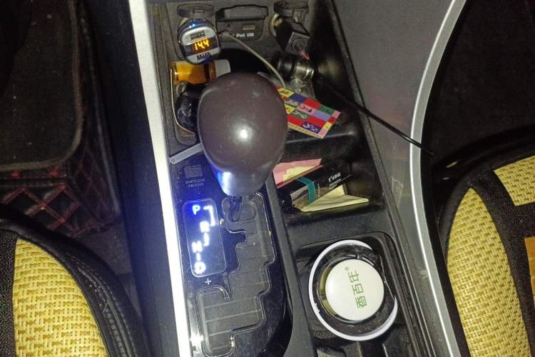 Used Hyundai Sonata 2011 2.0L Automatic Leading Edition Gear Lever