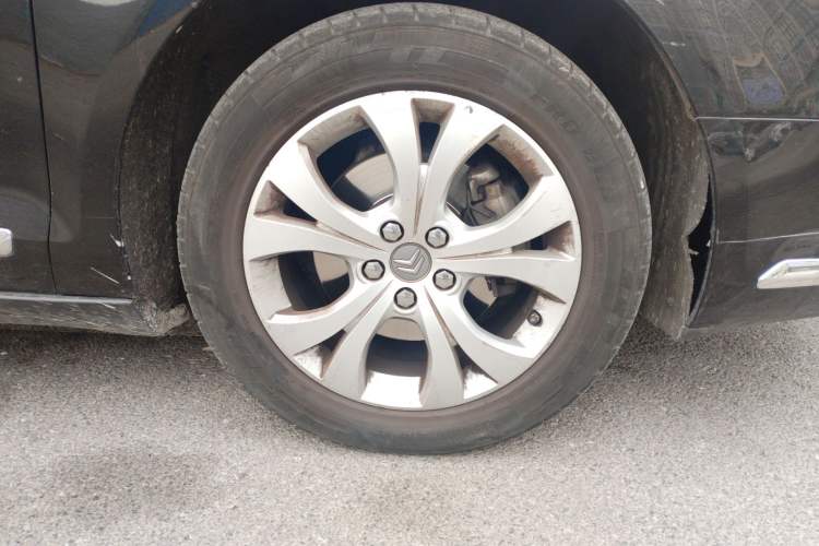 Used Citroen C5 2010 2.3L Automatic Luxury Edition Right Front Wheel Hub