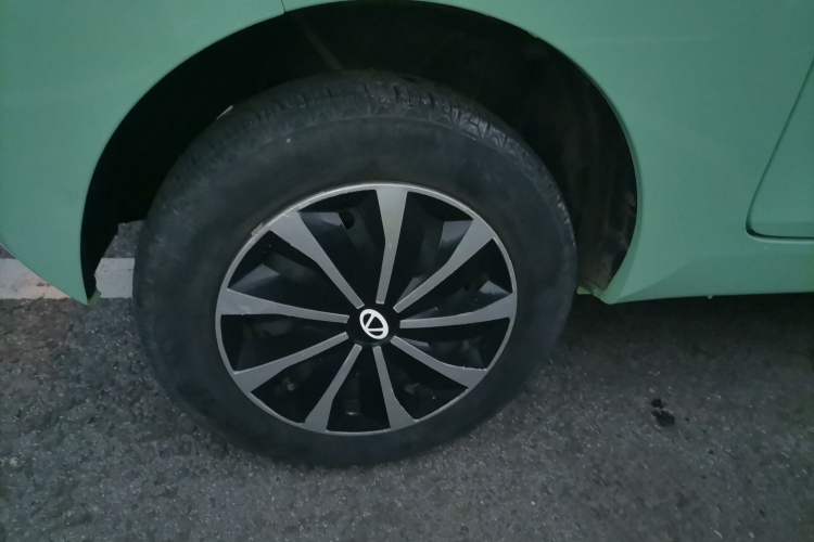 Used Chery QQ Ice Cream 2022 170km Sundae Phosphate Lithium-Ion