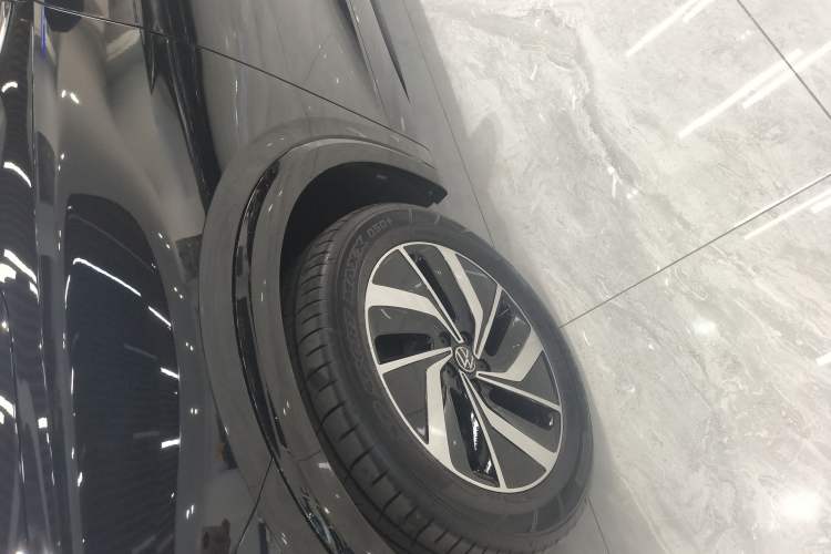 Used Volkswagen Viloran 2024 380TSI Luxury Edition
