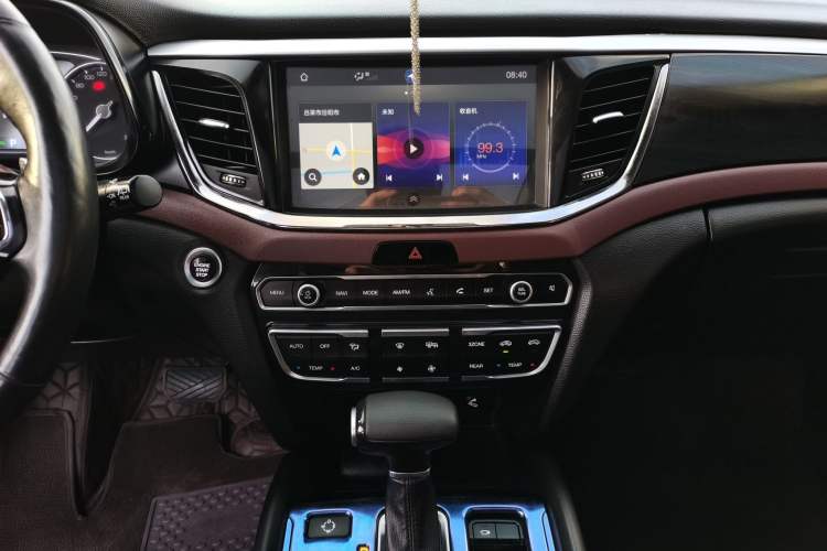 Used GAC Trumpchi GS8 2017 320T Two-Wheel Drive Luxury Smart Connectivity Version (7 Seats)
