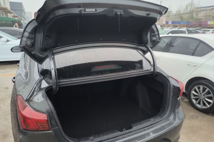 Used CHANGAN Eado 2023 Changan Edition PLUS Blue Whale NE 1.4T GDI DCT Prestige Version Trunk