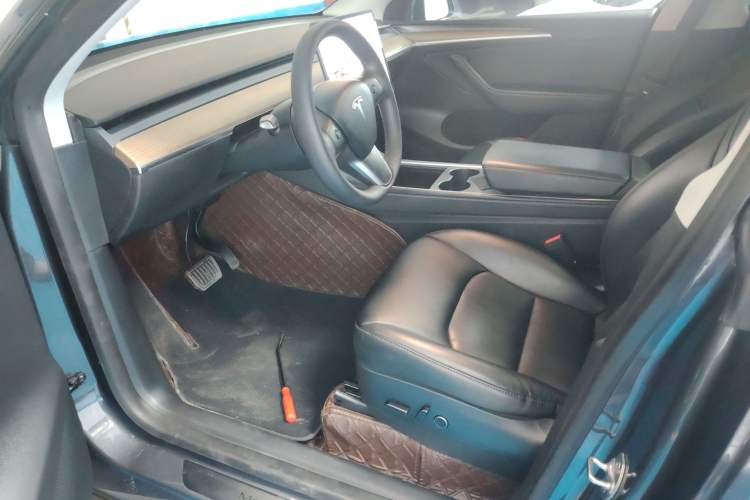 Used Tesla Model Y 2021 Long-Range All-Wheel-Drive Version