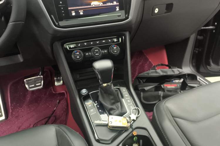 Used Volkswagen Tiguan L 2021 330TSI Automatic Two-Wheel Drive R-Line Enhanced Edition Gear Lever