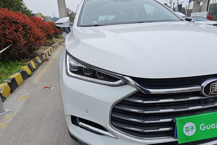 Used BYD Tang 2018 2.0T Automatic Smart Connect Prestige 7-Seater China V Standard Right Front Headlight