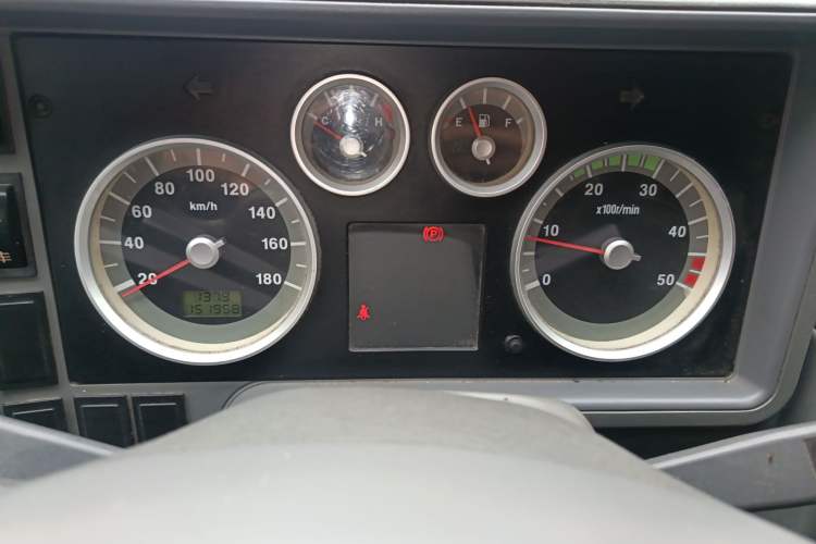 Used Iveco Daily 2014 2.5T-A35 NJ6484ACM47Z4