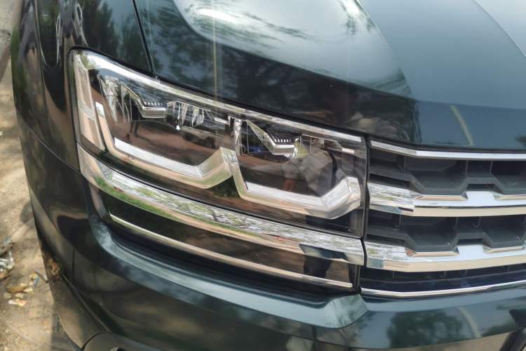 Used Volkswagen Teramont 2017 330TSI Two-Wheel-Drive Luxury Edition Right Front Headlight