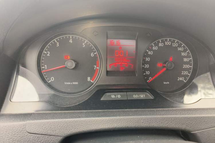 Used Volkswagen Santana 2013 1.6L Manual Comfort Edition