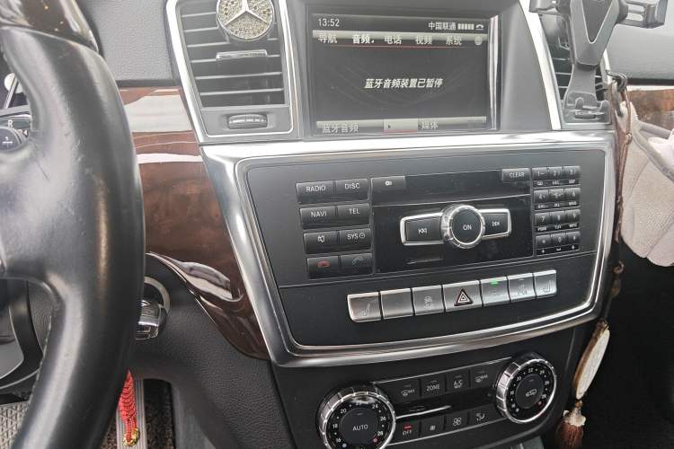 Used Mercedes-Benz M-Class 2014 ML 400 4MATIC Luxury Model
