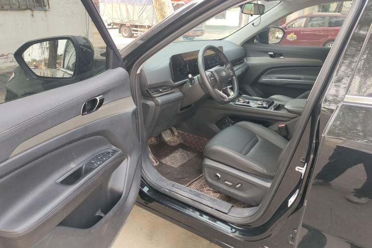 Used Ford Equator Sport 2022 EcoBoost 170 Platinum Edition Driver Seat