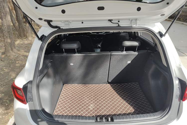 Used Kia kx1 Stonic 2021 1.4L CVT Fun Edition Trunk