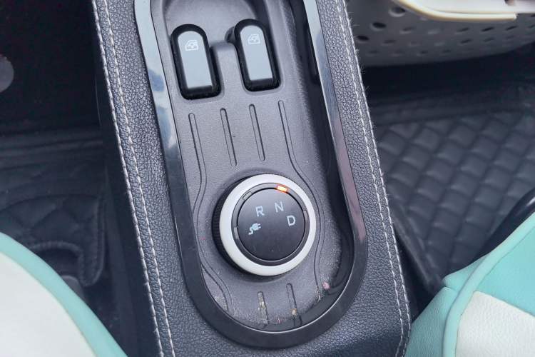 Used Wuling Hongguang MINIEV 2021 Macaron Premium Model – Lithium-NMC Gear Lever