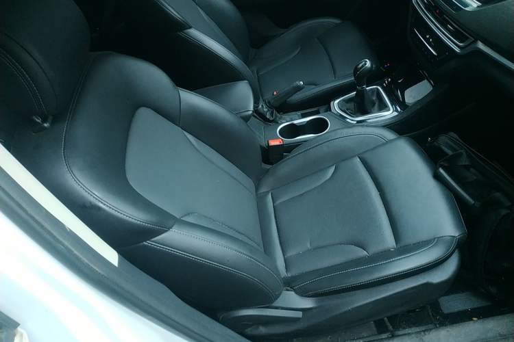 Used CHANGAN CS35PLUS 2021 Revised Version Glory Million Edition 1.6L Manual Luxury Edition
