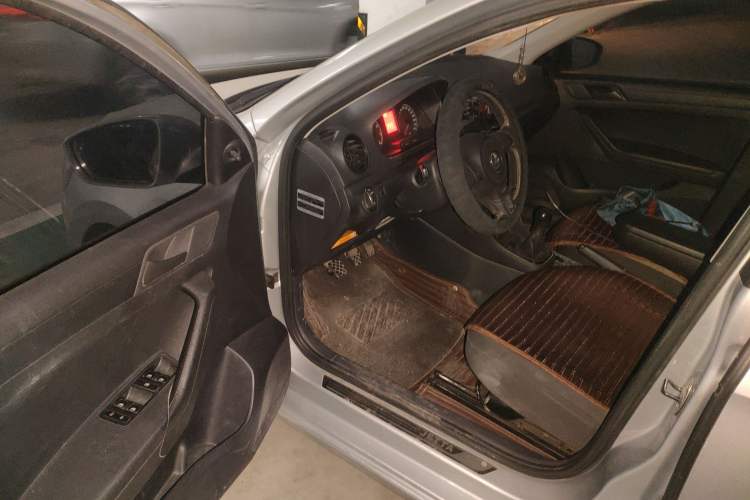 Used Volkswagen Jetta 2013 1.4L Manual Fashion Model Driver Seat