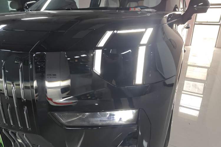 Used Zeekr 009 2024 Six-Seat Executive Version 4WD 108 kWh Left Front Headlight