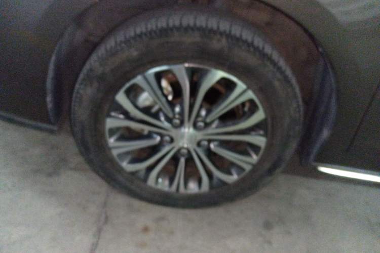 Used Buick GL8 2023 Land Executive Class Comfort Model
