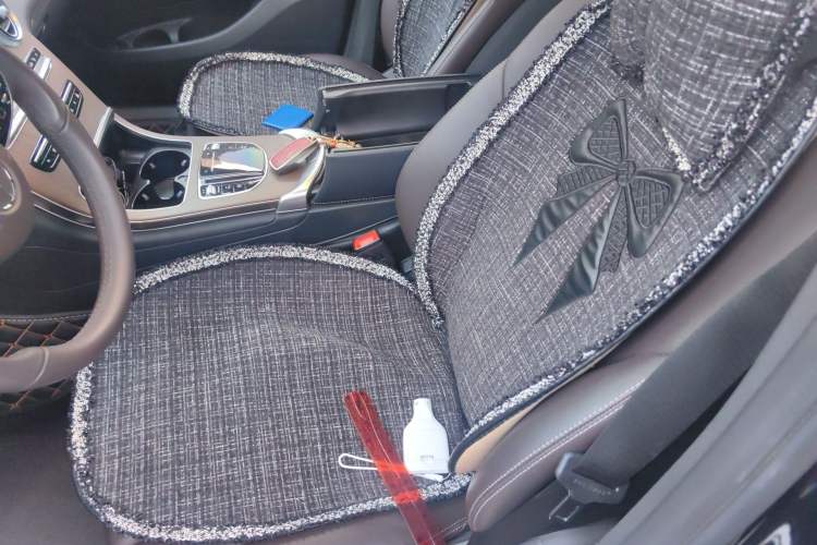 Used Mercedes-Benz GLC 2022 Refreshed GLC 300 L 4MATIC Dynamic Edition Prestige Version Left Front Seat