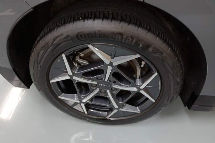 Used Lynk & Co Z20 2025 530 km Range Rear-Wheel Drive Max Right Rear Wheel Hub