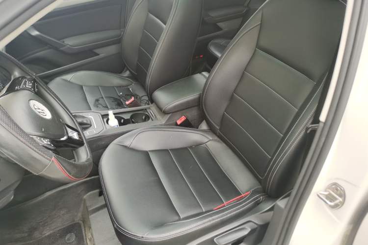 Used Volkswagen Lamando 2017 230TSI DSG Fashion Edition Left Front Seat