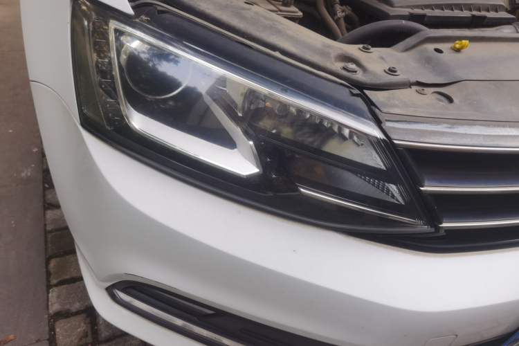 Used Volkswagen Sagitar 2015 230TSI Automatic Comfort Version
