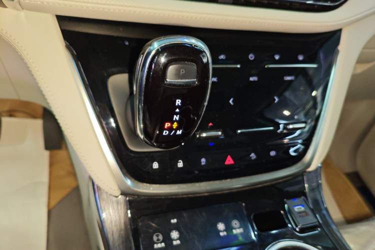 Used Buick GL8 2022 ES Landtrek 653T Comfort Edition Gear Lever