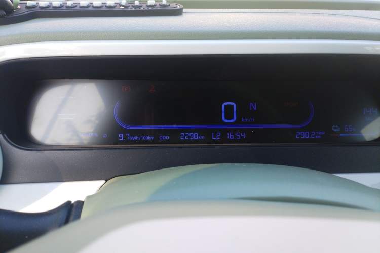 Used Geely Galaxy Panda 2025 210 km – Yuanqi Bear Instrument Cluster