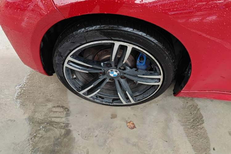 Used BMW 2 Series 2015 218i Convertible Coupe Left Front Wheel Hub