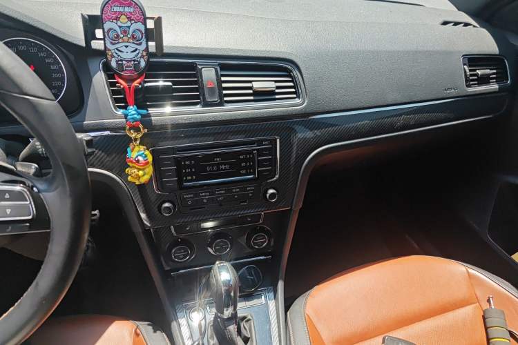 Used Volkswagen Lavida 2014 1.4TSI DSG Sport Edition
