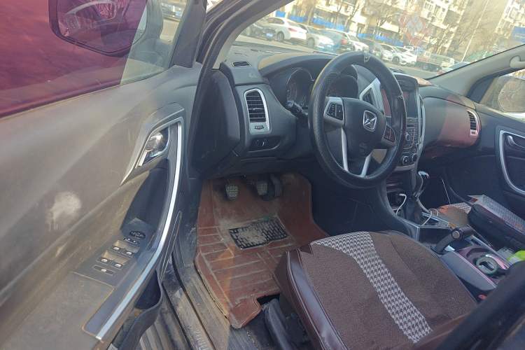 Used JMC Yusheng S350 2013 2.0T Manual Two-Wheel Drive Gasoline Ultra-Luxury 5-Seater
