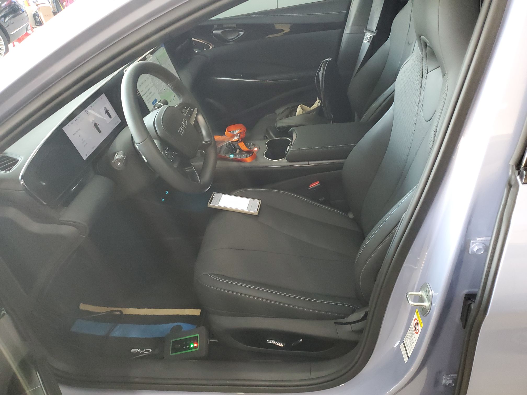 Переднее сиденье в автомобиле