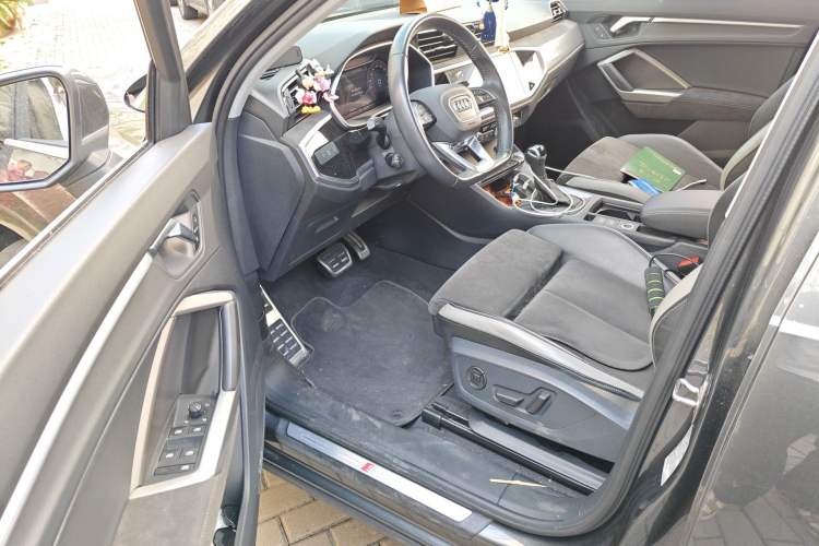 Used Audi Q3 2022 40 TFSI Fashion Dynamic Model