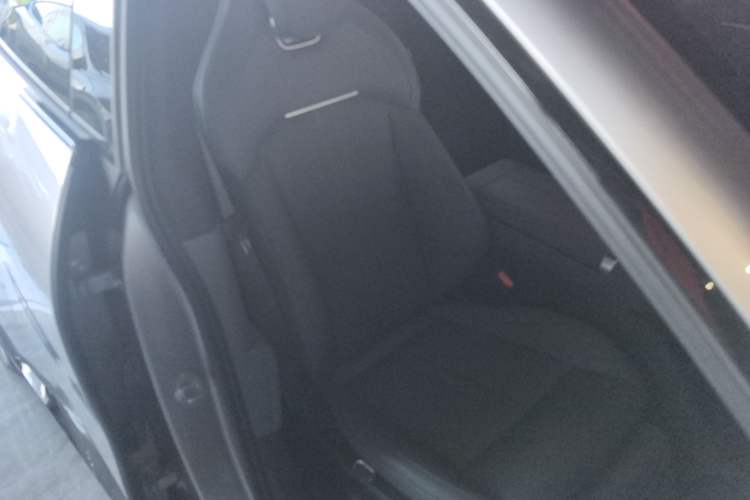 Used Xiaomi Auto YU7 2025 Ultra-Long Range Rear-Wheel Drive Version
