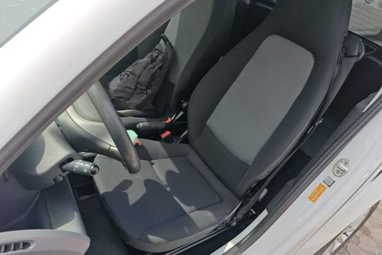 Used smart fortwo 2015 1.0 MHD Comfort Travel Edition Left Front Seat